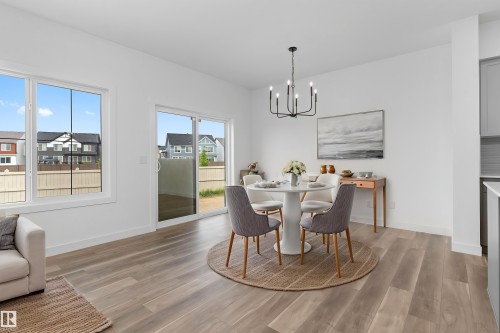 1066 Cristall Crescent Sw, Edmonton, AB - Indoor Photo Showing Dining Room
