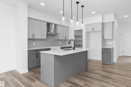 1066 Cristall Crescent Sw, Edmonton, AB - Indoor Photo Showing Kitchen With Upgraded Kitchen