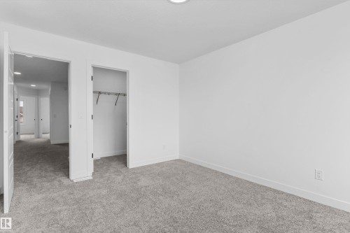 1066 Cristall Crescent Sw, Edmonton, AB - Indoor Photo Showing Other Room