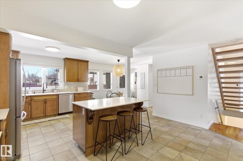 16 Perrault Place, St. Albert, AB - Indoor Photo Showing Kitchen With Double Sink