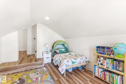 16 Perrault Place, St. Albert, AB - Indoor Photo Showing Bedroom