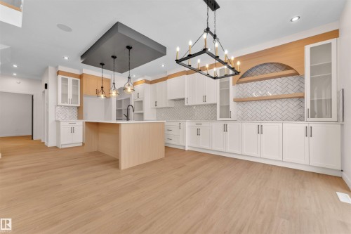 31 Eldridge Point(E), St. Albert, AB - Indoor Photo Showing Kitchen With Upgraded Kitchen