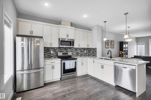 57 723 172 Street, Edmonton, AB - Indoor Photo Showing Kitchen With Stainless Steel Kitchen With Upgraded Kitchen