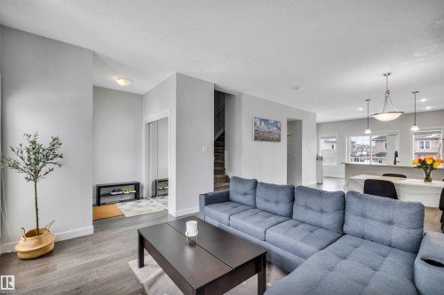 57 723 172 Street, Edmonton, AB - Indoor Photo Showing Living Room
