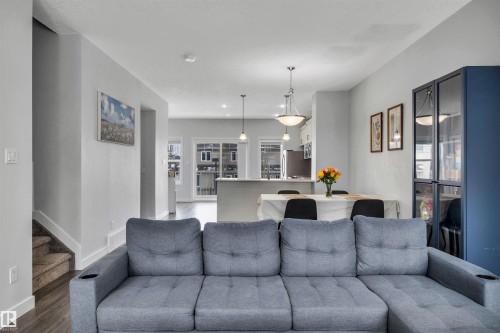 57 723 172 Street, Edmonton, AB - Indoor Photo Showing Living Room