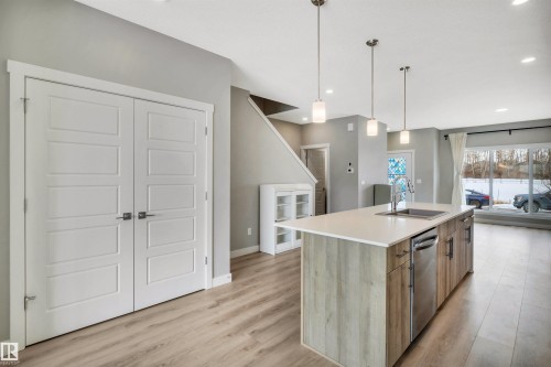 6256 175 Avenue, Edmonton, AB - Indoor Photo Showing Kitchen