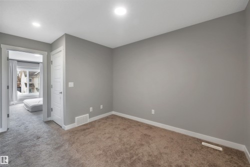 6256 175 Avenue, Edmonton, AB - Indoor Photo Showing Other Room