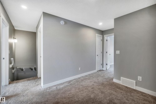 6256 175 Avenue, Edmonton, AB - Indoor Photo Showing Other Room