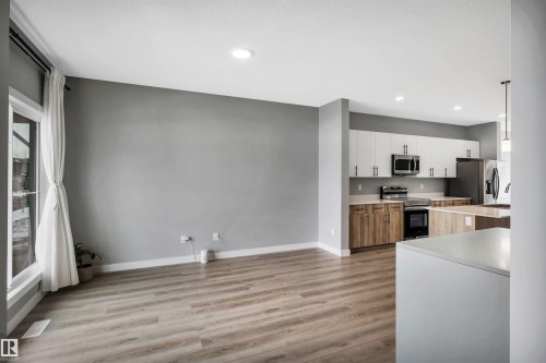 6256 175 Avenue, Edmonton, AB - Indoor Photo Showing Kitchen