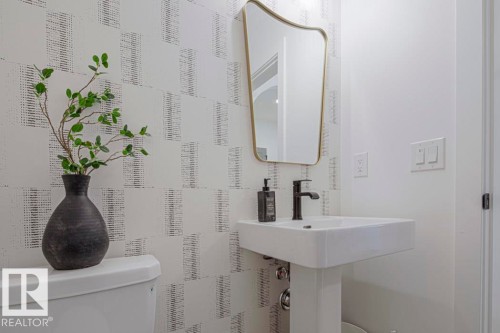 4551 Warbler Loop, Edmonton, AB - Indoor Photo Showing Bathroom