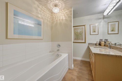 1003 9020 Jasper Avenue, Edmonton, AB - Indoor Photo Showing Bathroom
