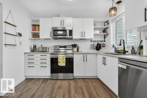 17525 92 Street, Edmonton, AB - Indoor Photo Showing Kitchen