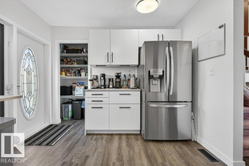 17525 92 Street, Edmonton, AB - Indoor Photo Showing Kitchen