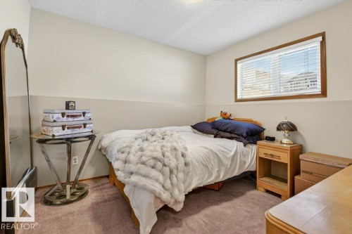 17525 92 Street, Edmonton, AB - Indoor Photo Showing Bedroom