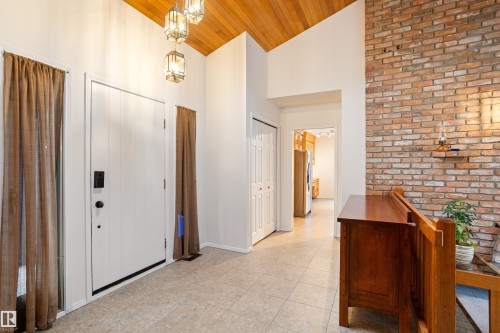 258 Greenoch Crescent, Edmonton, AB - Indoor Photo Showing Other Room