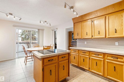 258 Greenoch Crescent, Edmonton, AB - Indoor Photo Showing Kitchen