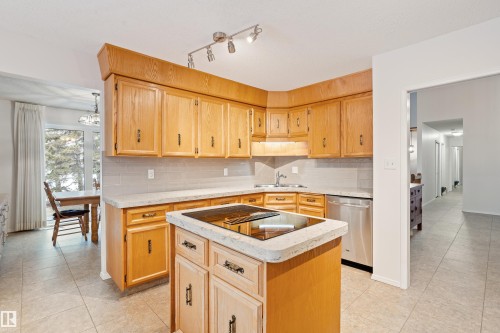 258 Greenoch Crescent, Edmonton, AB - Indoor Photo Showing Kitchen With Double Sink