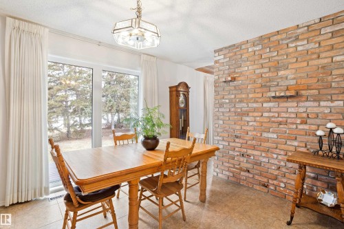 258 Greenoch Crescent, Edmonton, AB - Indoor Photo Showing Dining Room