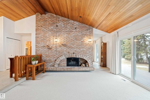 258 Greenoch Crescent, Edmonton, AB - Indoor With Fireplace