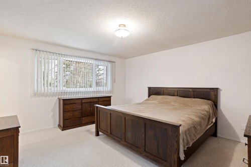 258 Greenoch Crescent, Edmonton, AB - Indoor Photo Showing Bedroom
