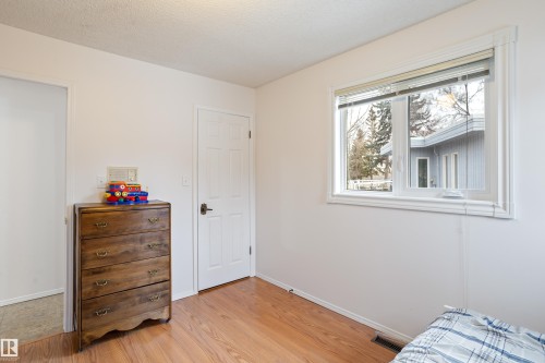 258 Greenoch Crescent, Edmonton, AB - Indoor Photo Showing Bedroom