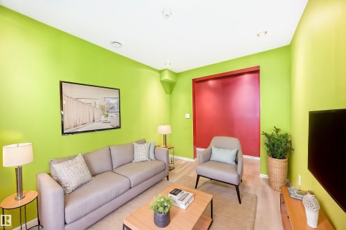 15152 33 Street, Edmonton, AB - Indoor Photo Showing Living Room