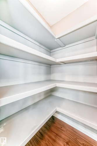 15152 33 Street, Edmonton, AB - Indoor With Storage