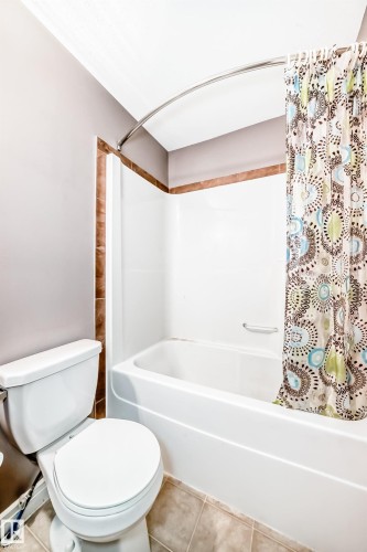 15152 33 Street, Edmonton, AB - Indoor Photo Showing Bathroom