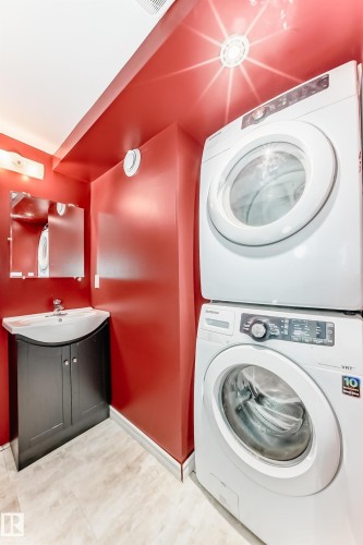 15152 33 Street, Edmonton, AB - Indoor Photo Showing Laundry Room
