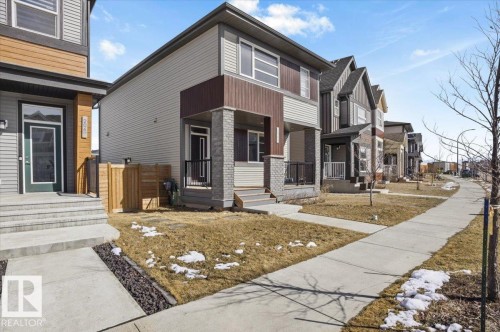 204 Charlesworth Drive, Edmonton, AB - Outdoor With Facade