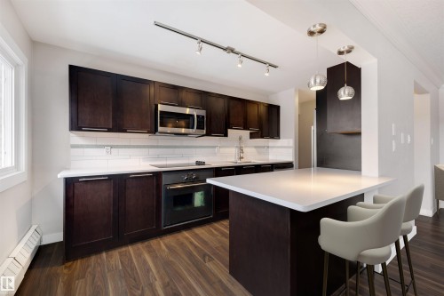 32 10015 83 Avenue, Edmonton, AB - Indoor Photo Showing Kitchen