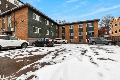 32 10015 83 Avenue, Edmonton, AB - Outdoor