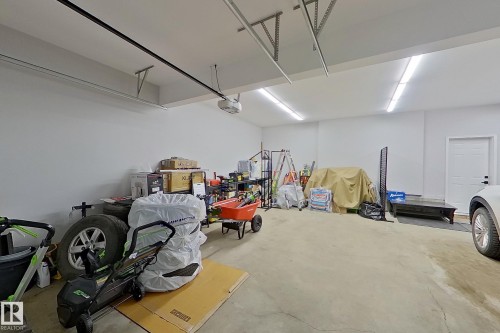 5512 64 Street, Beaumont, AB - Indoor Photo Showing Garage