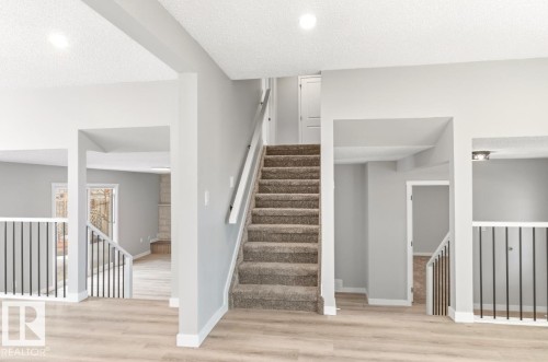 1412 Knottwood Road E, Edmonton, AB - Indoor Photo Showing Other Room