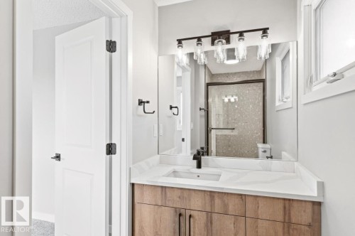1412 Knottwood Road E, Edmonton, AB - Indoor Photo Showing Bathroom