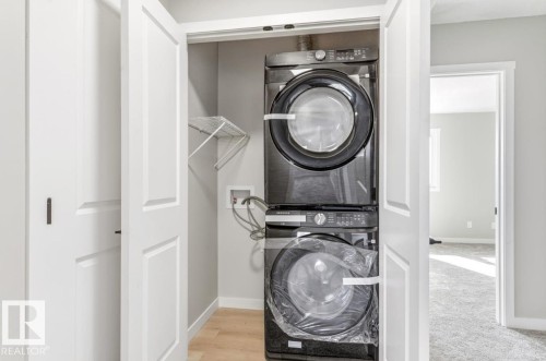 1412 Knottwood Road E, Edmonton, AB - Indoor Photo Showing Laundry Room