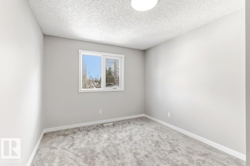 1412 Knottwood Road E, Edmonton, AB - Indoor Photo Showing Other Room