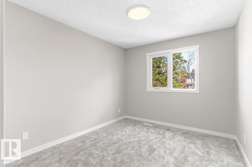 1412 Knottwood Road E, Edmonton, AB - Indoor Photo Showing Other Room