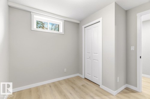 1412 Knottwood Road E, Edmonton, AB - Indoor Photo Showing Other Room