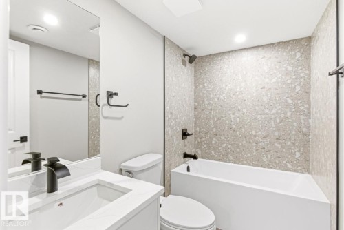 1412 Knottwood Road E, Edmonton, AB - Indoor Photo Showing Bathroom