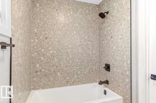 1412 Knottwood Road E, Edmonton, AB - Indoor Photo Showing Bathroom