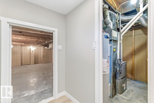 1412 Knottwood Road E, Edmonton, AB - Indoor Photo Showing Other Room