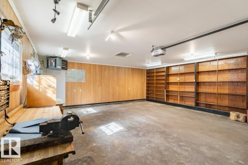 1412 Knottwood Road E, Edmonton, AB - Indoor Photo Showing Garage