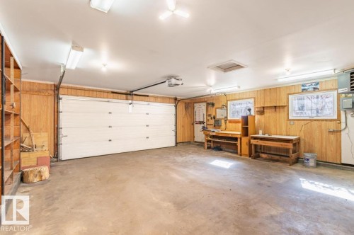 1412 Knottwood Road E, Edmonton, AB - Indoor Photo Showing Garage