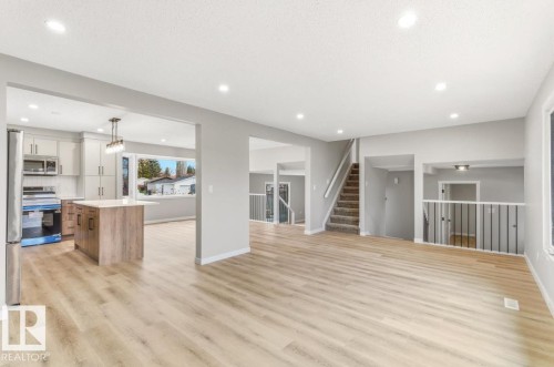 1412 Knottwood Road E, Edmonton, AB - Indoor Photo Showing Kitchen