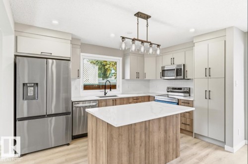 1412 Knottwood Road E, Edmonton, AB - Indoor Photo Showing Kitchen