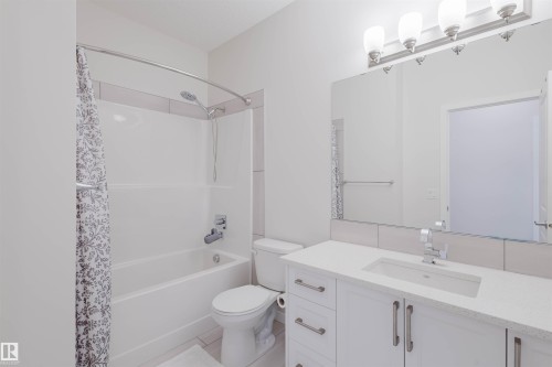 3408 Checknita Terrace, Edmonton, AB - Indoor Photo Showing Bathroom