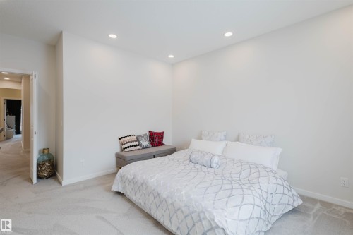 3408 Checknita Terrace, Edmonton, AB - Indoor Photo Showing Bedroom