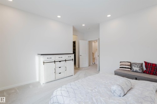 3408 Checknita Terrace, Edmonton, AB - Indoor Photo Showing Bedroom