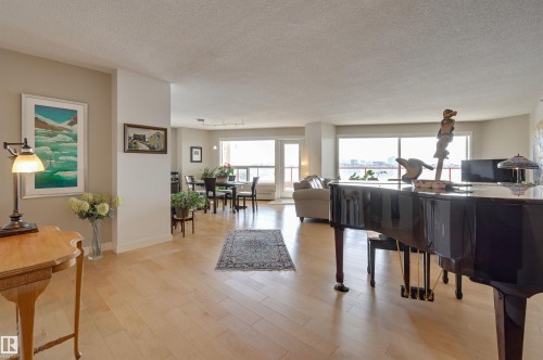 701 12319 Jasper Avenue, Edmonton, AB - Indoor